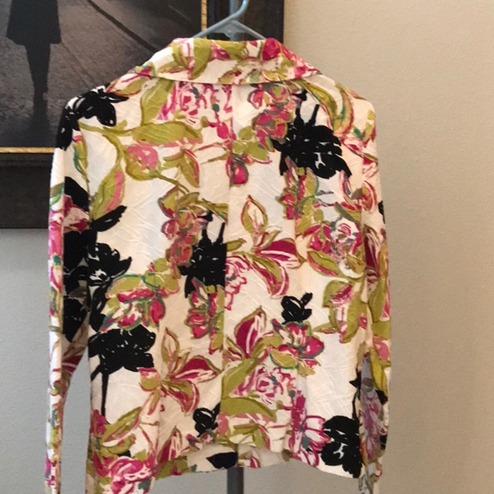 BROOKE COLEMAN SIZE LARGE FLOWER BLAZER  EUC - Picture 6 of 13